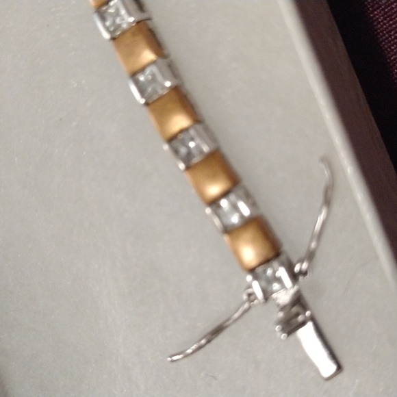 Lovely 7" bracelet - silver with gold tone finish & clear glass stones - Picture 2 of 5